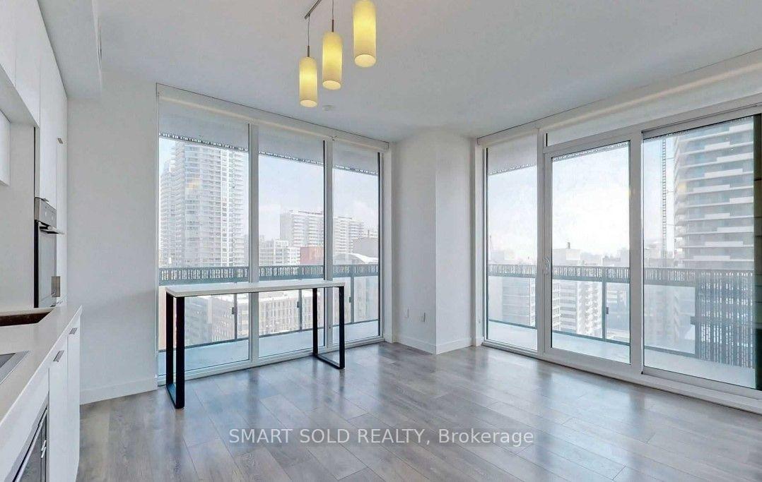 Photo 4 of Unit 1011, 8 Eglinton Avenue E, Toronto, Mount Pleasant West — HOMEH