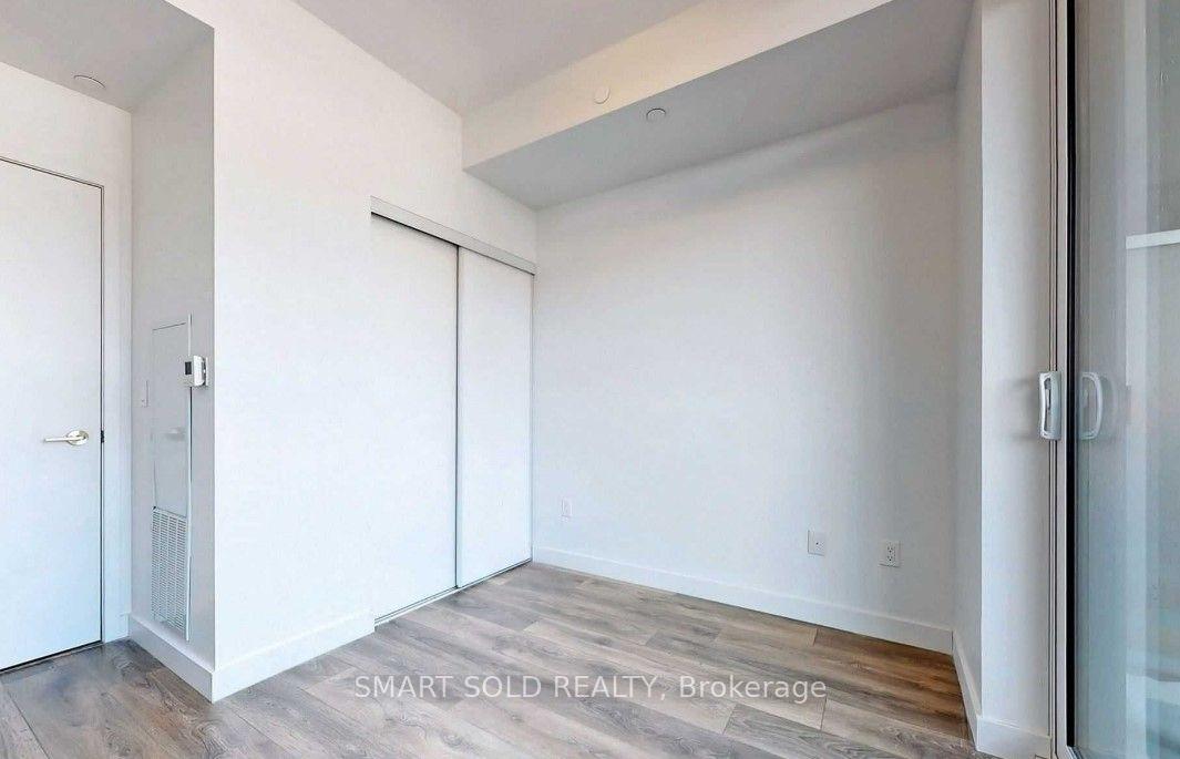 Photo 10 of Unit 1011, 8 Eglinton Avenue E, Toronto, Mount Pleasant West — HOMEH