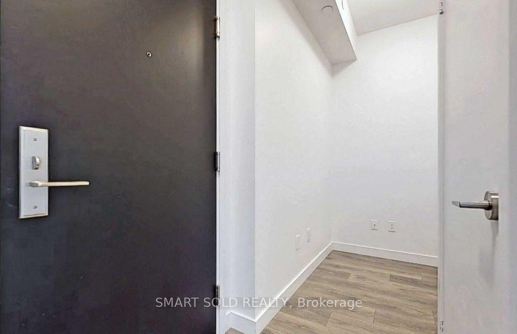 Photo 13 of Unit 1011, 8 Eglinton Avenue E, Toronto, Mount Pleasant West — HOMEH