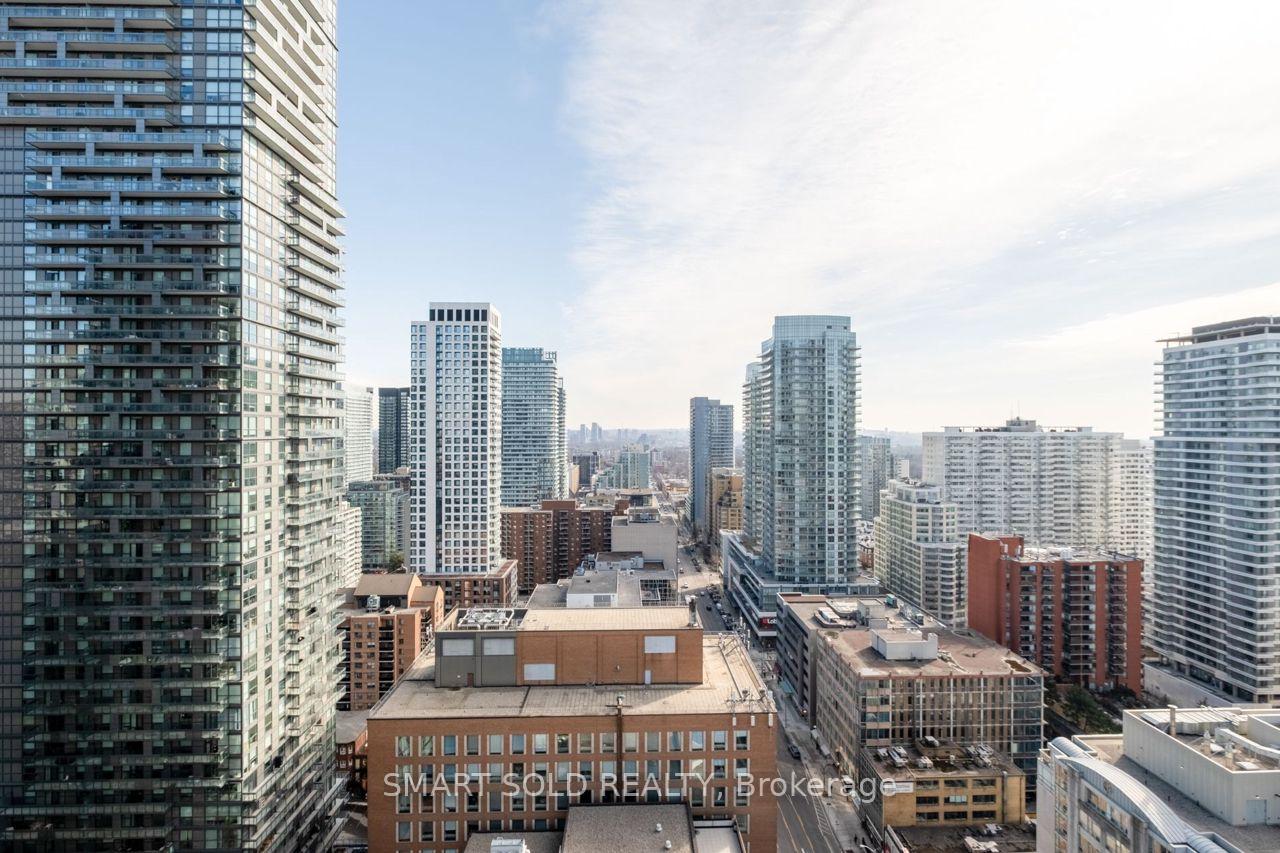 Photo 15 of Unit 1011, 8 Eglinton Avenue E, Toronto, Mount Pleasant West — HOMEH