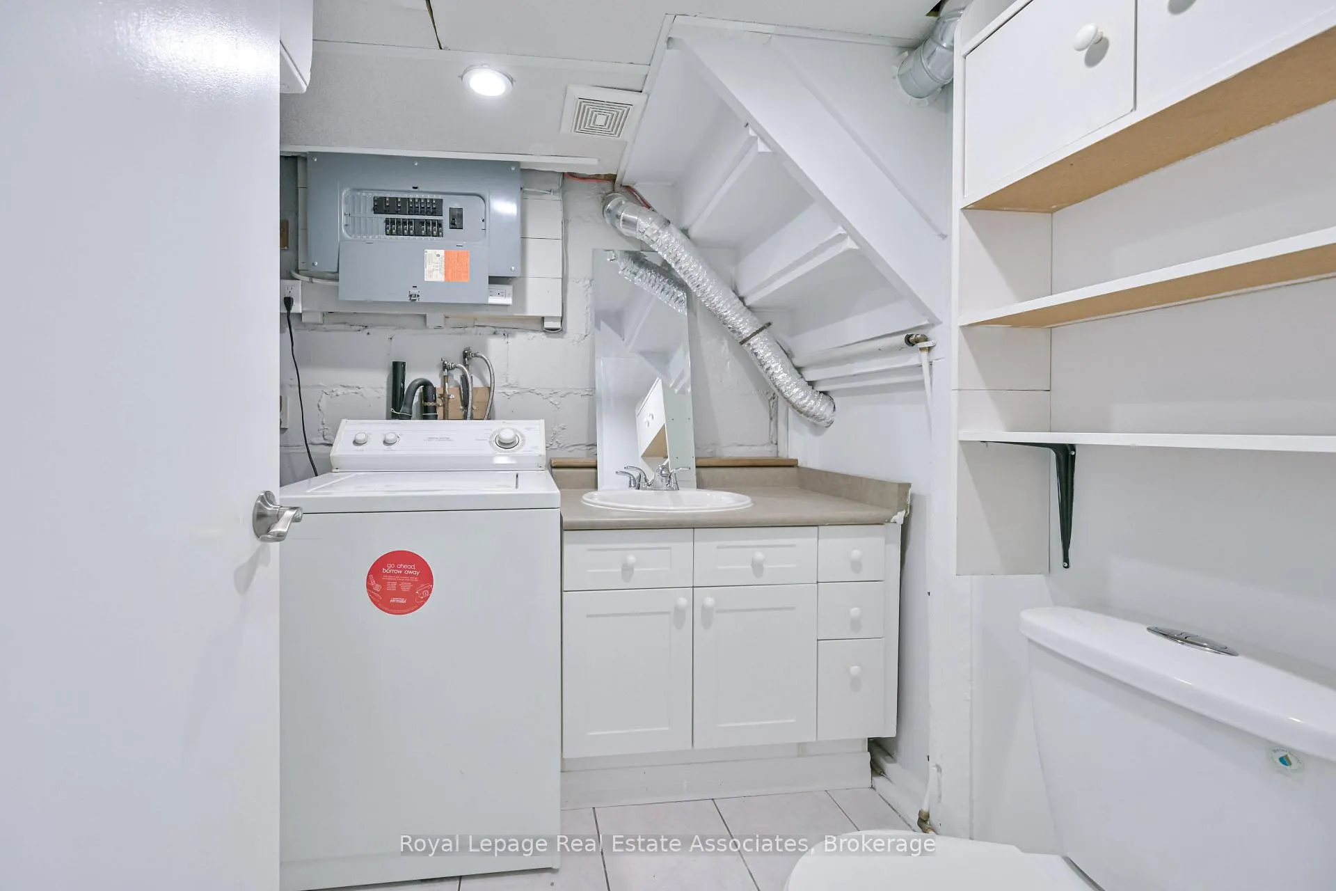 Photo 19 of 20 East Drive, Toronto, Rockcliffe-Smythe — HOMEH