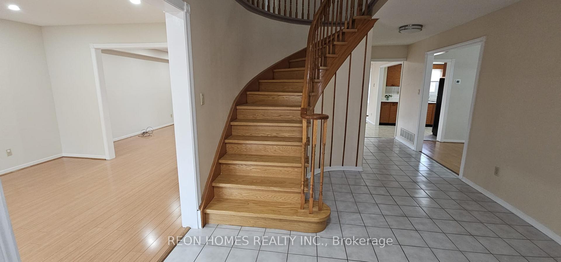 Photo 2 of 18 Bray Drive, Ajax, Central — HOMEH