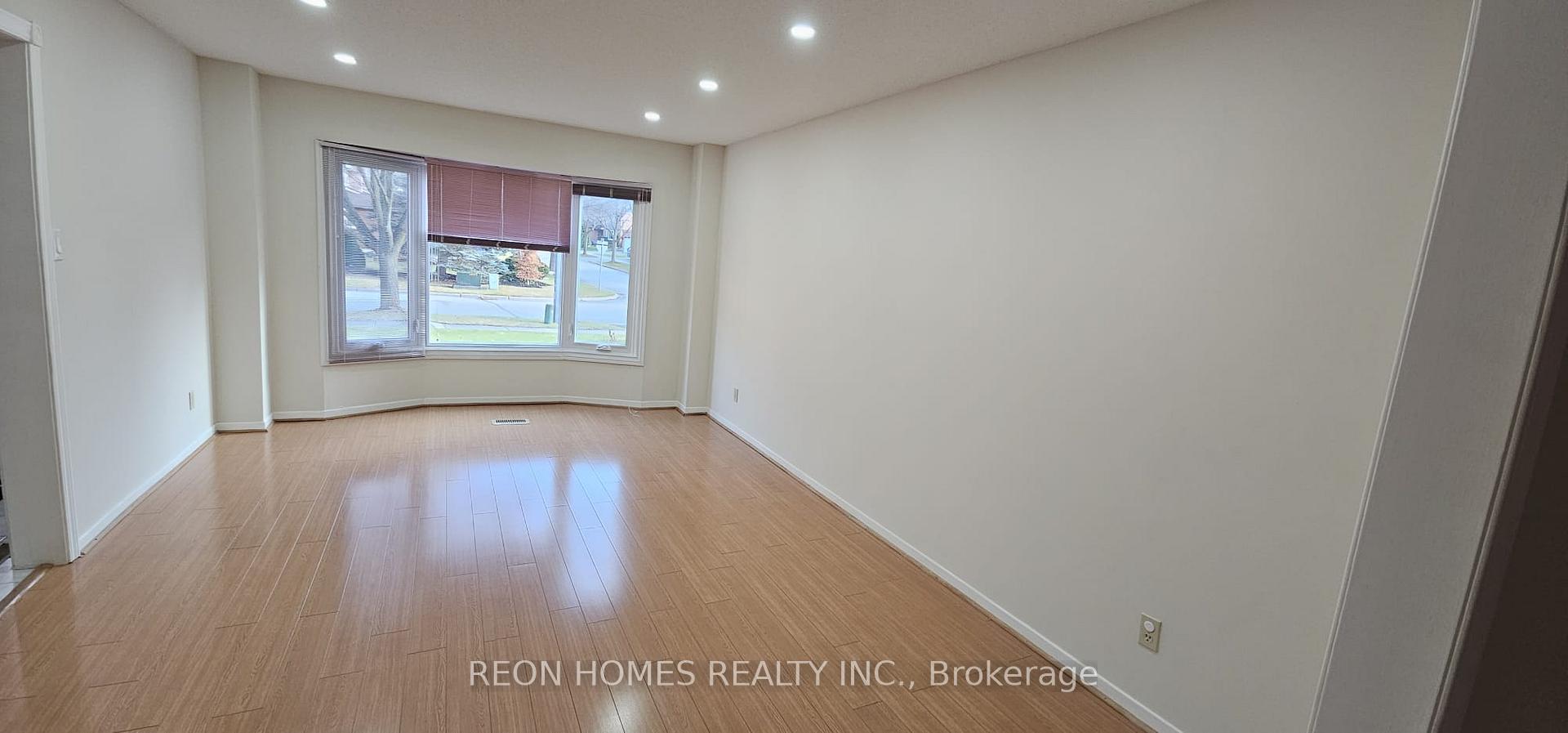 Photo 7 of 18 Bray Drive, Ajax, Central — HOMEH