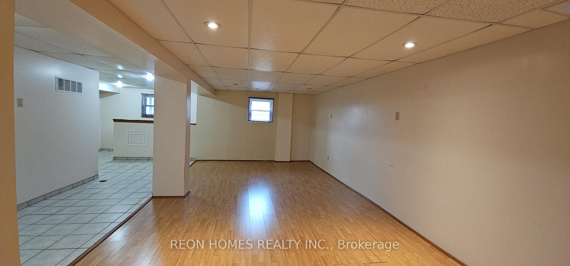Photo 11 of 18 Bray Drive, Ajax, Central — HOMEH