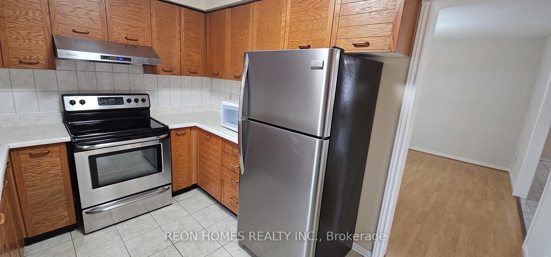 Photo 16 of 18 Bray Drive, Ajax, Central — HOMEH