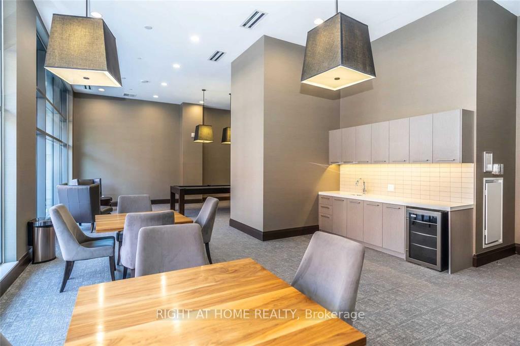 Photo 8 of Unit 801, 23 Glebe Road W, Toronto, Yonge-Eglinton — HOMEH