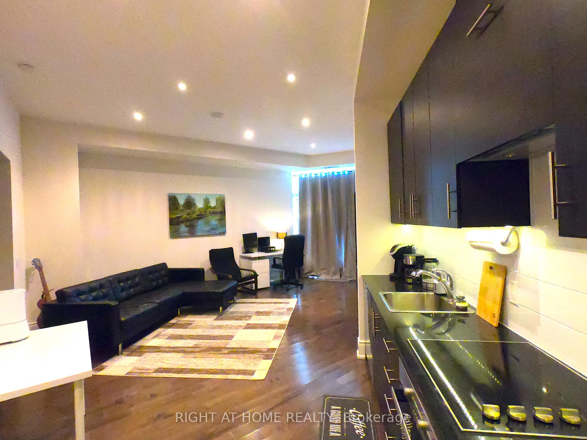 Photo 12 of Unit 801, 23 Glebe Road W, Toronto, Yonge-Eglinton — HOMEH