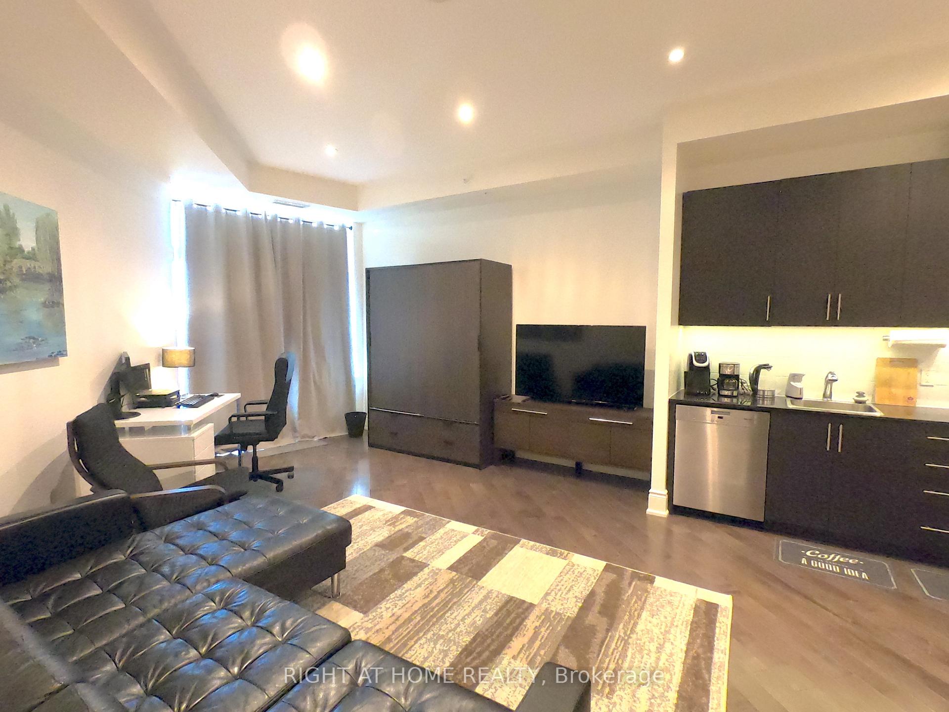 Photo 13 of Unit 801, 23 Glebe Road W, Toronto, Yonge-Eglinton — HOMEH