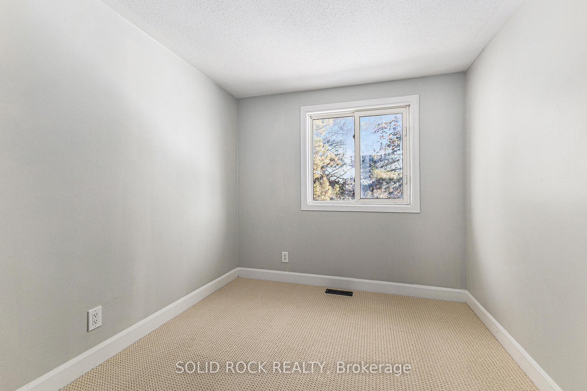 Photo 12 of Unit 31, 1518C Beaverpond Drive, Ottawa, Pineview — HOMEH