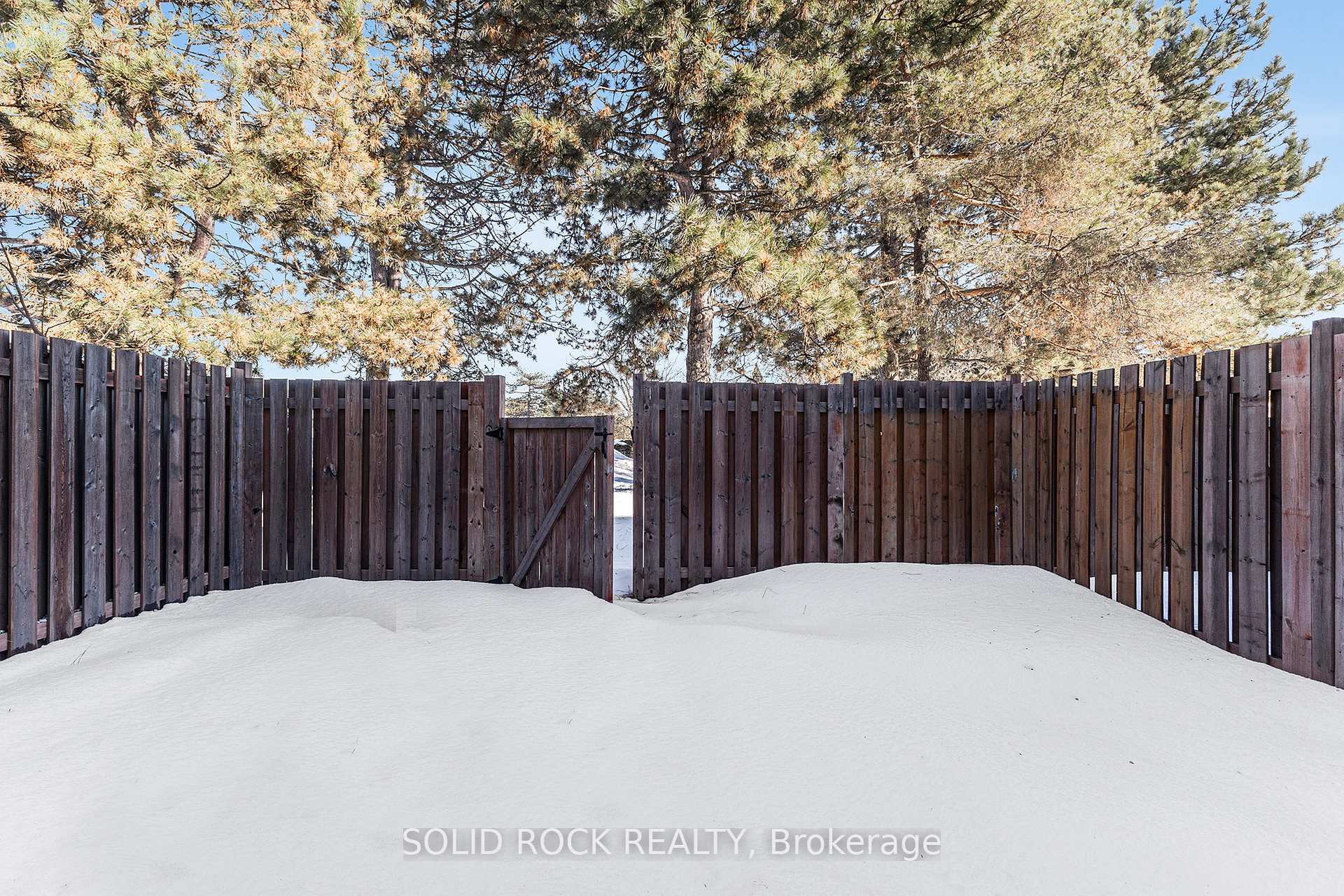 Photo 16 of Unit 31, 1518C Beaverpond Drive, Ottawa, Pineview — HOMEH