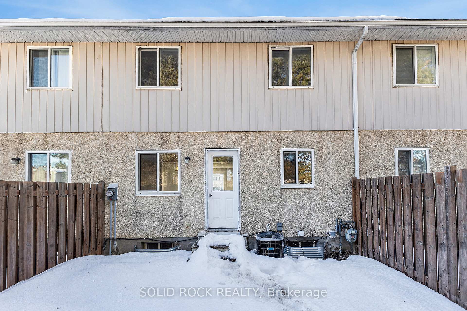 Photo 17 of Unit 31, 1518C Beaverpond Drive, Ottawa, Pineview — HOMEH