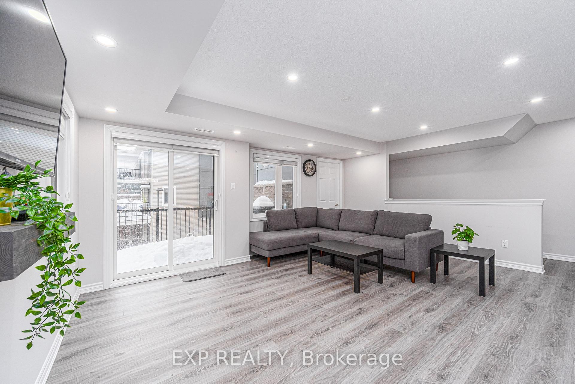 Photo 5 of 103 Walleye Private, Ottawa, Barrhaven - Half Moon Bay — HOMEH