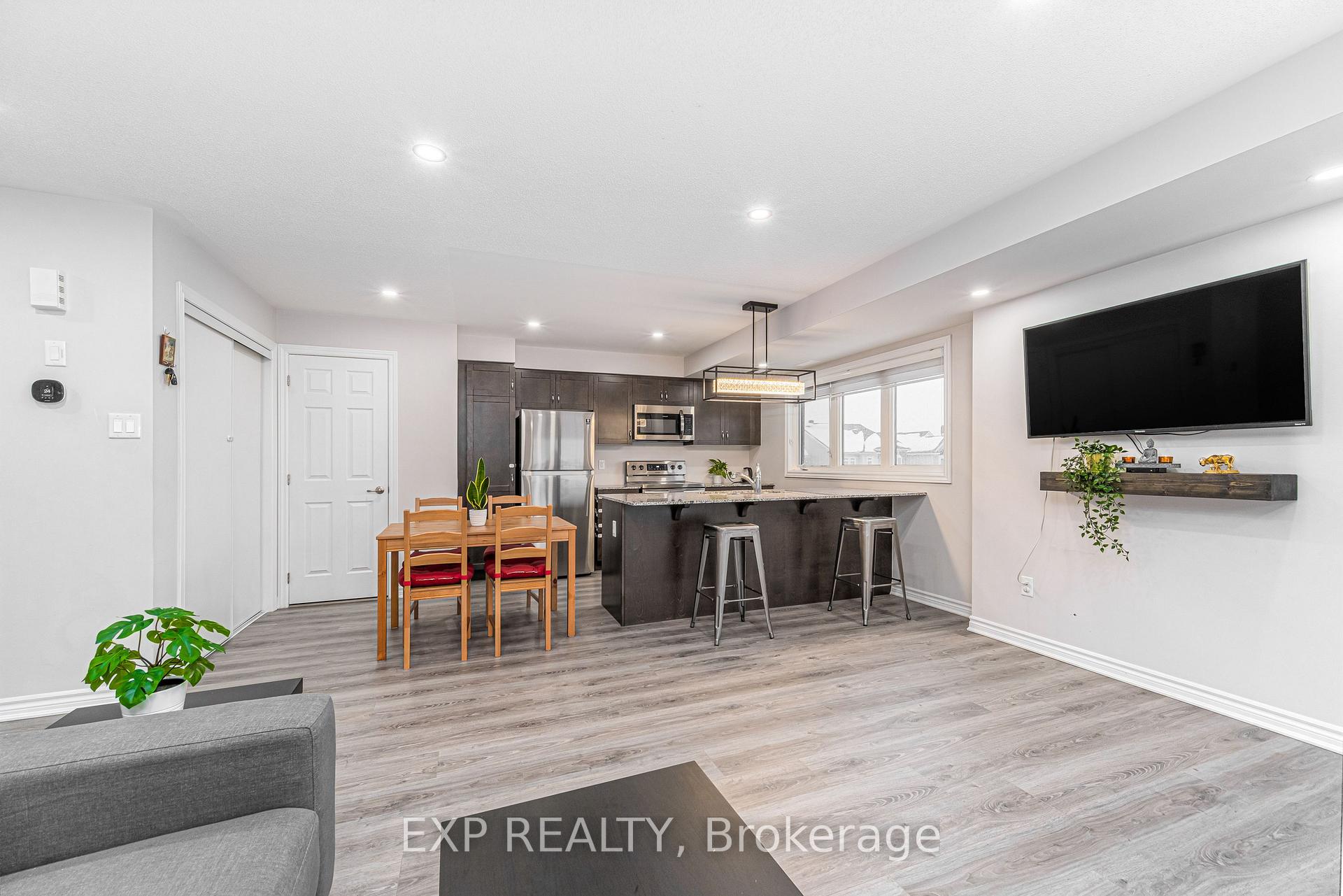 Photo 7 of 103 Walleye Private, Ottawa, Barrhaven - Half Moon Bay — HOMEH