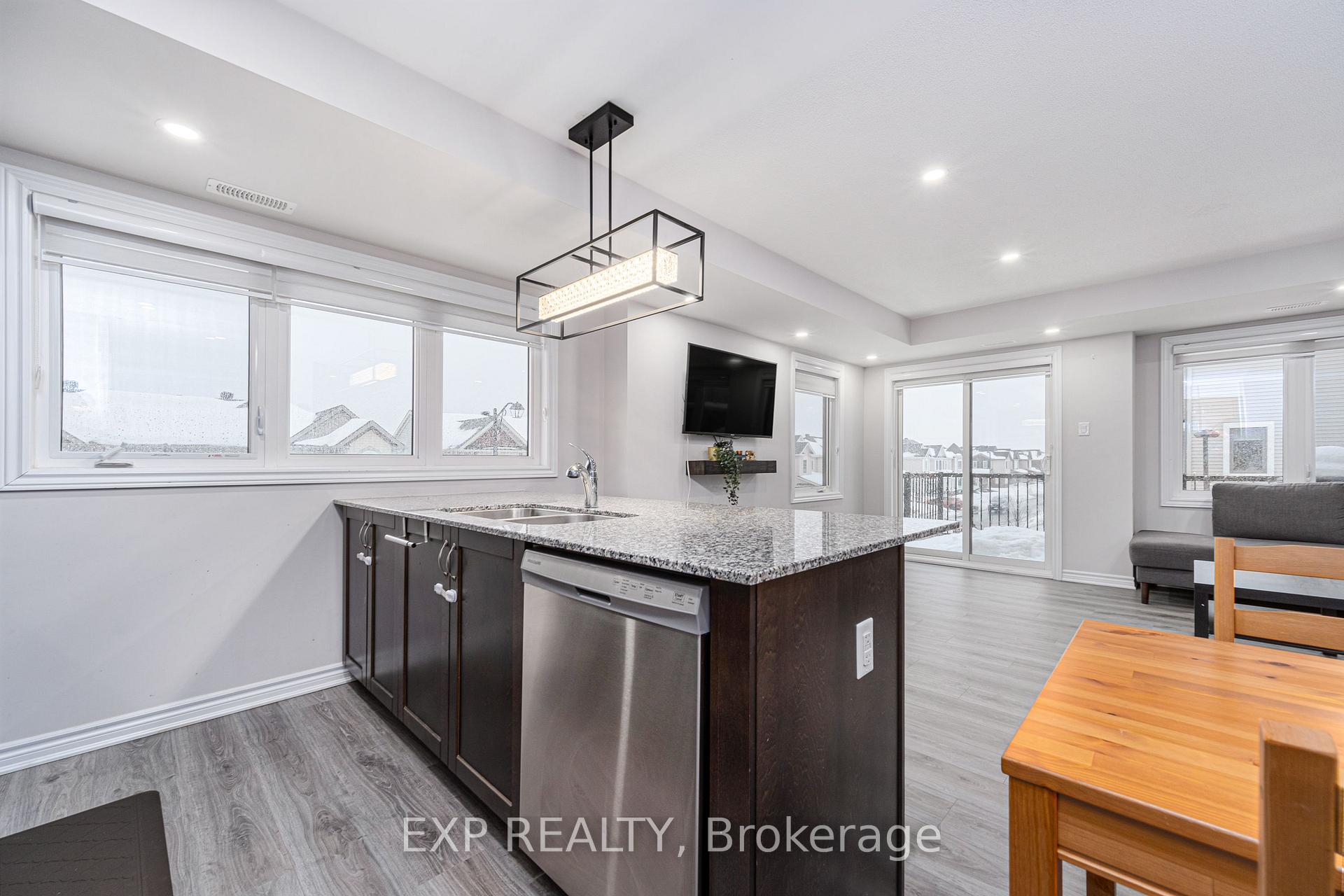 Photo 12 of 103 Walleye Private, Ottawa, Barrhaven - Half Moon Bay — HOMEH