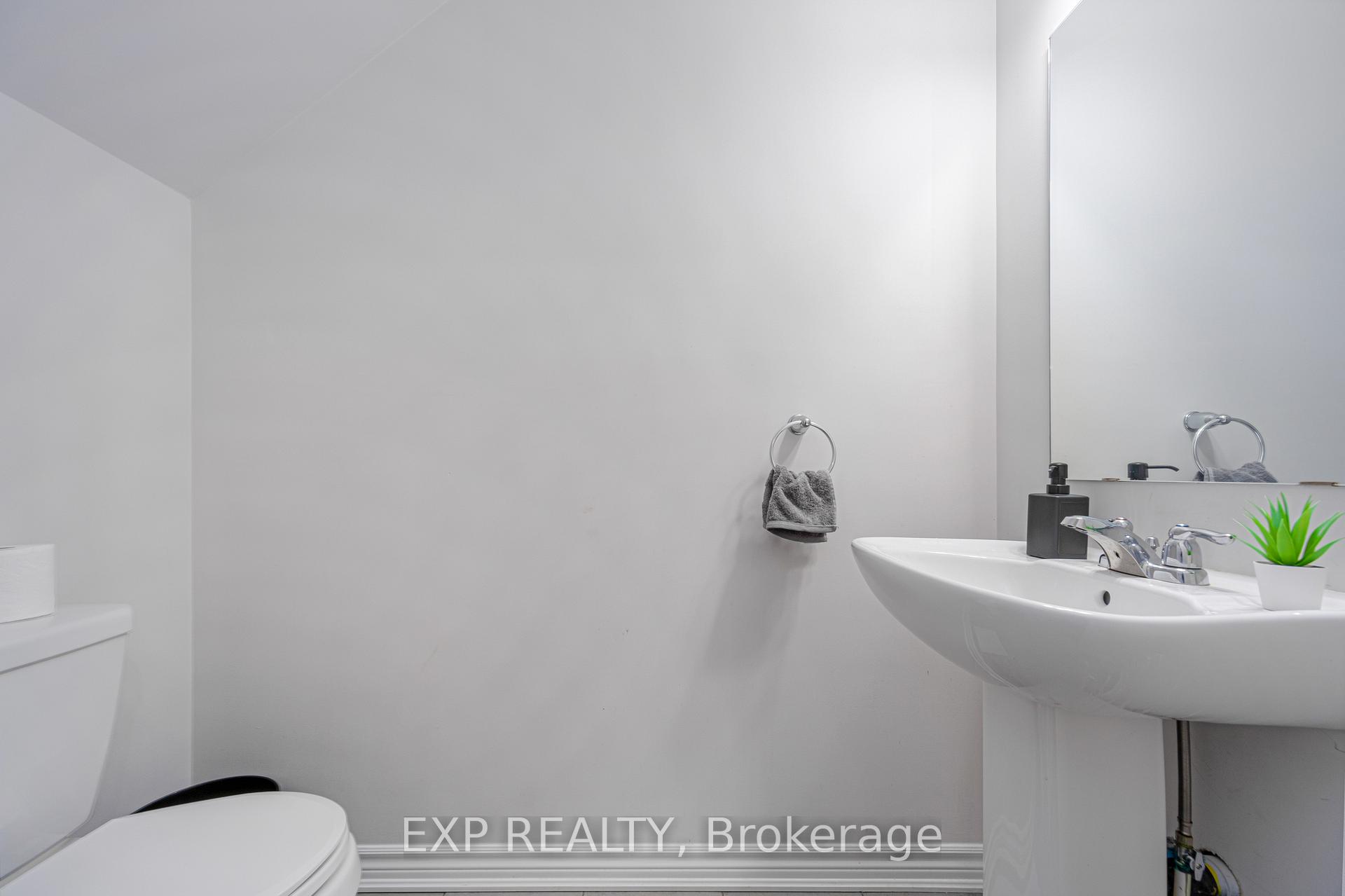 Photo 16 of 103 Walleye Private, Ottawa, Barrhaven - Half Moon Bay — HOMEH