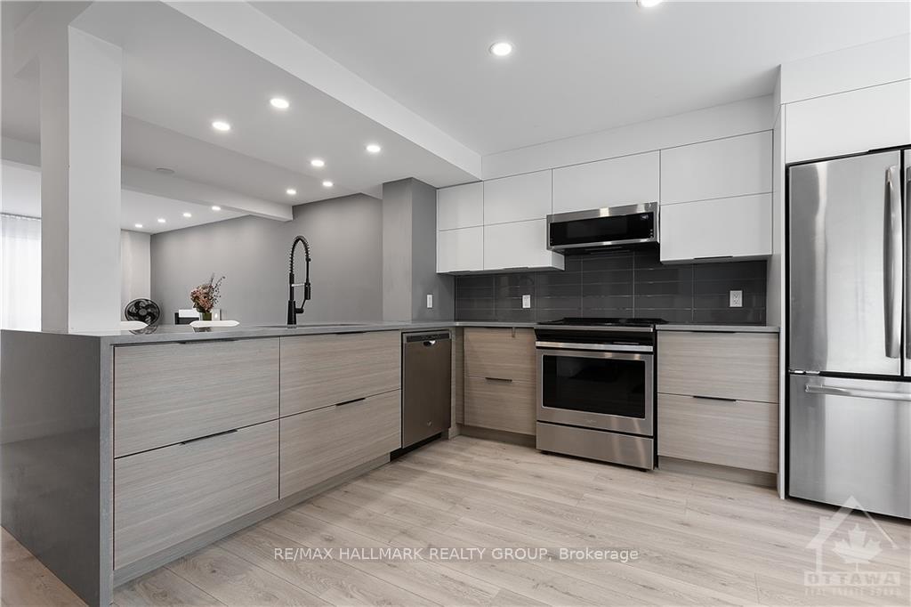 Photo 6 of 2219 Stonehenge Crescent, Ottawa, Pineview — HOMEH
