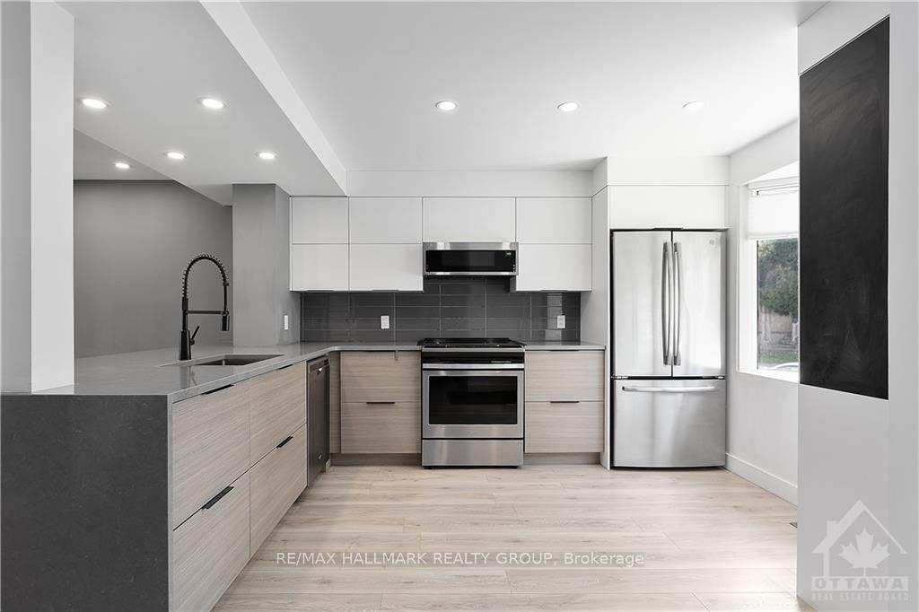 Photo 7 of 2219 Stonehenge Crescent, Ottawa, Pineview — HOMEH