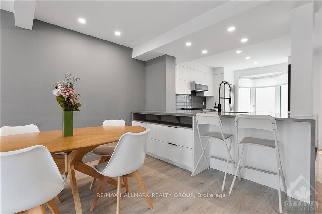 Photo 10 of 2219 Stonehenge Crescent, Ottawa, Pineview — HOMEH