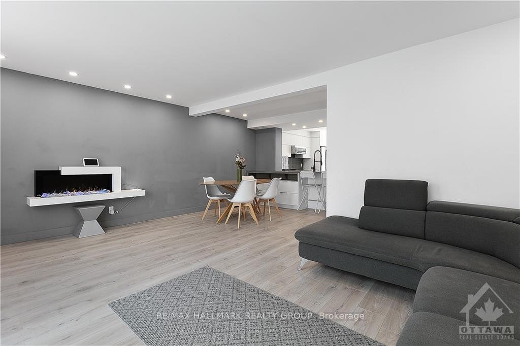 Photo 13 of 2219 Stonehenge Crescent, Ottawa, Pineview — HOMEH