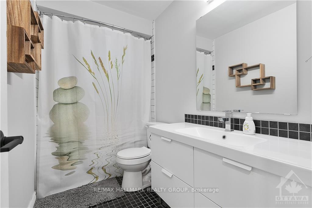 Photo 16 of 2219 Stonehenge Crescent, Ottawa, Pineview — HOMEH