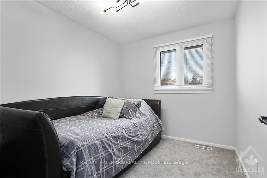 Photo 18 of 2219 Stonehenge Crescent, Ottawa, Pineview — HOMEH