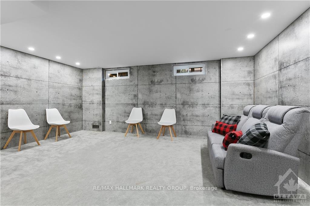 Photo 21 of 2219 Stonehenge Crescent, Ottawa, Pineview — HOMEH