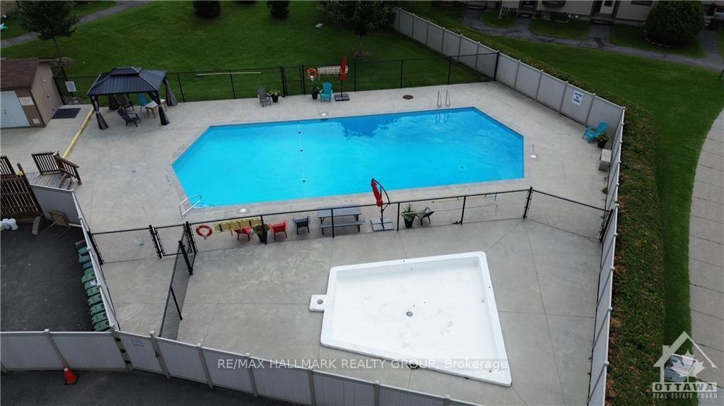 Photo 30 of 2219 Stonehenge Crescent, Ottawa, Pineview — HOMEH