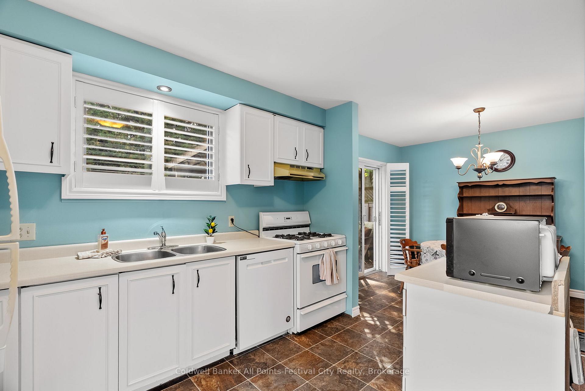 Photo 11 of 255 Christina Court, Goderich, Goderich (Town) — HOMEH