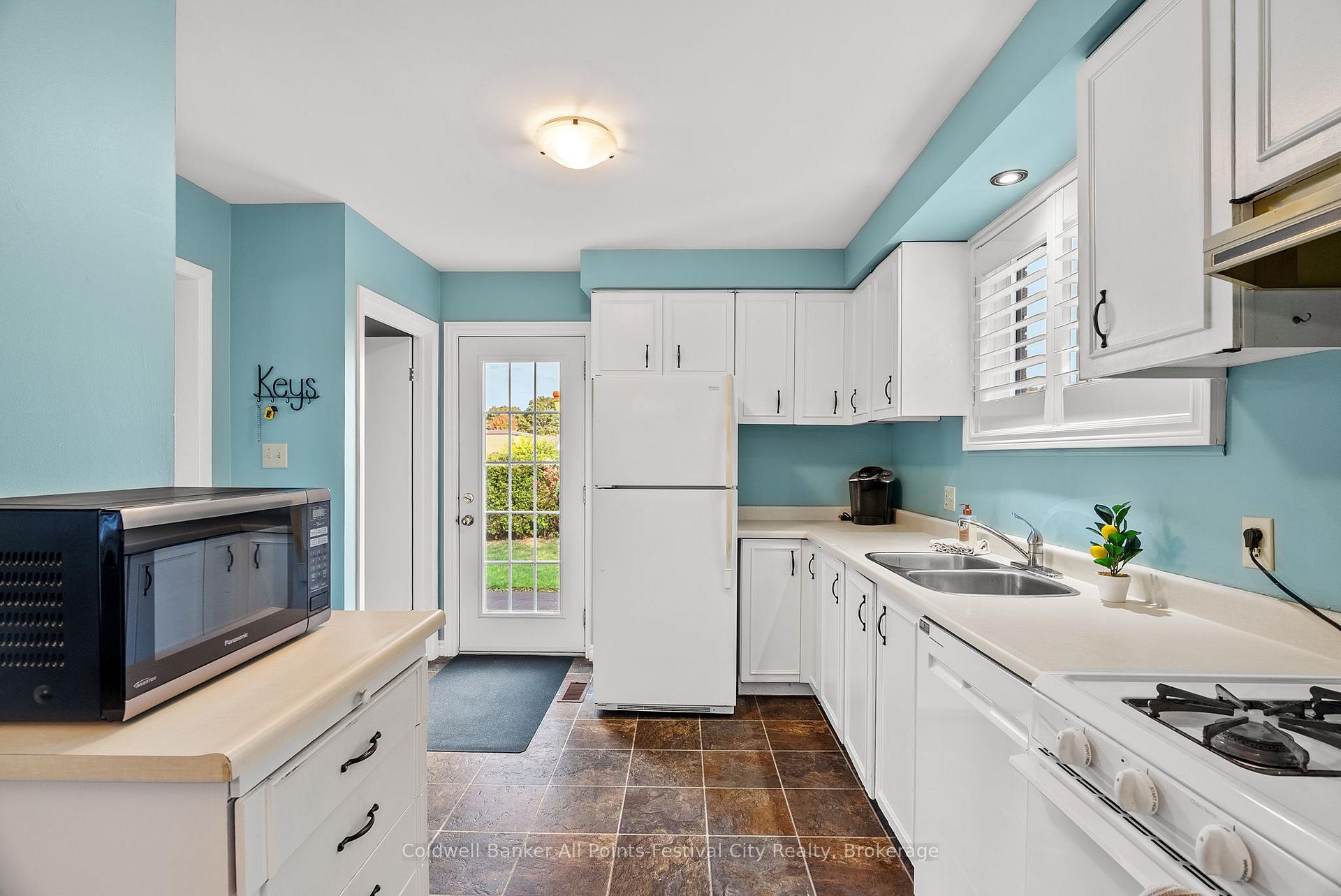 Photo 19 of 255 Christina Court, Goderich, Goderich (Town) — HOMEH