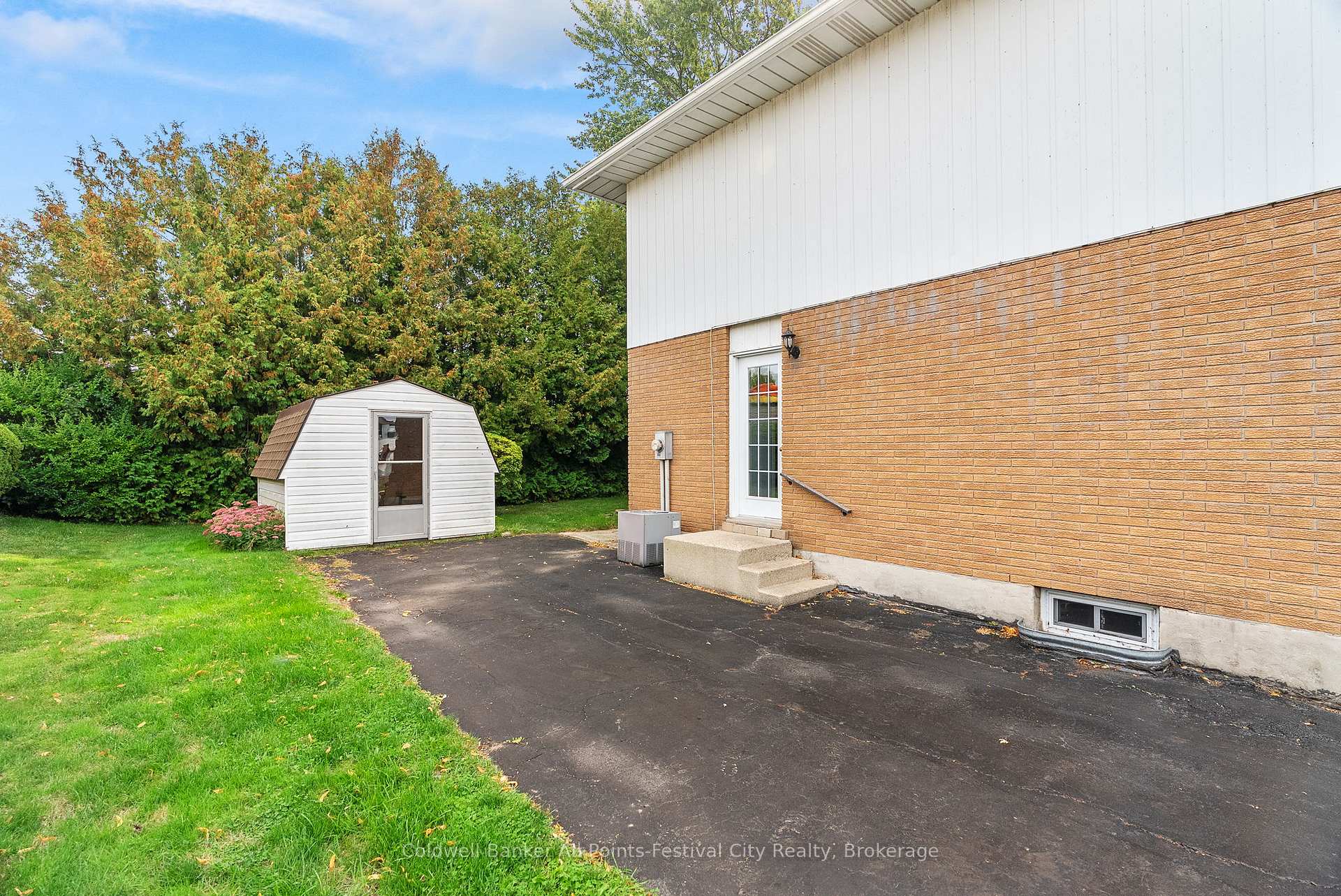 Photo 33 of 255 Christina Court, Goderich, Goderich (Town) — HOMEH
