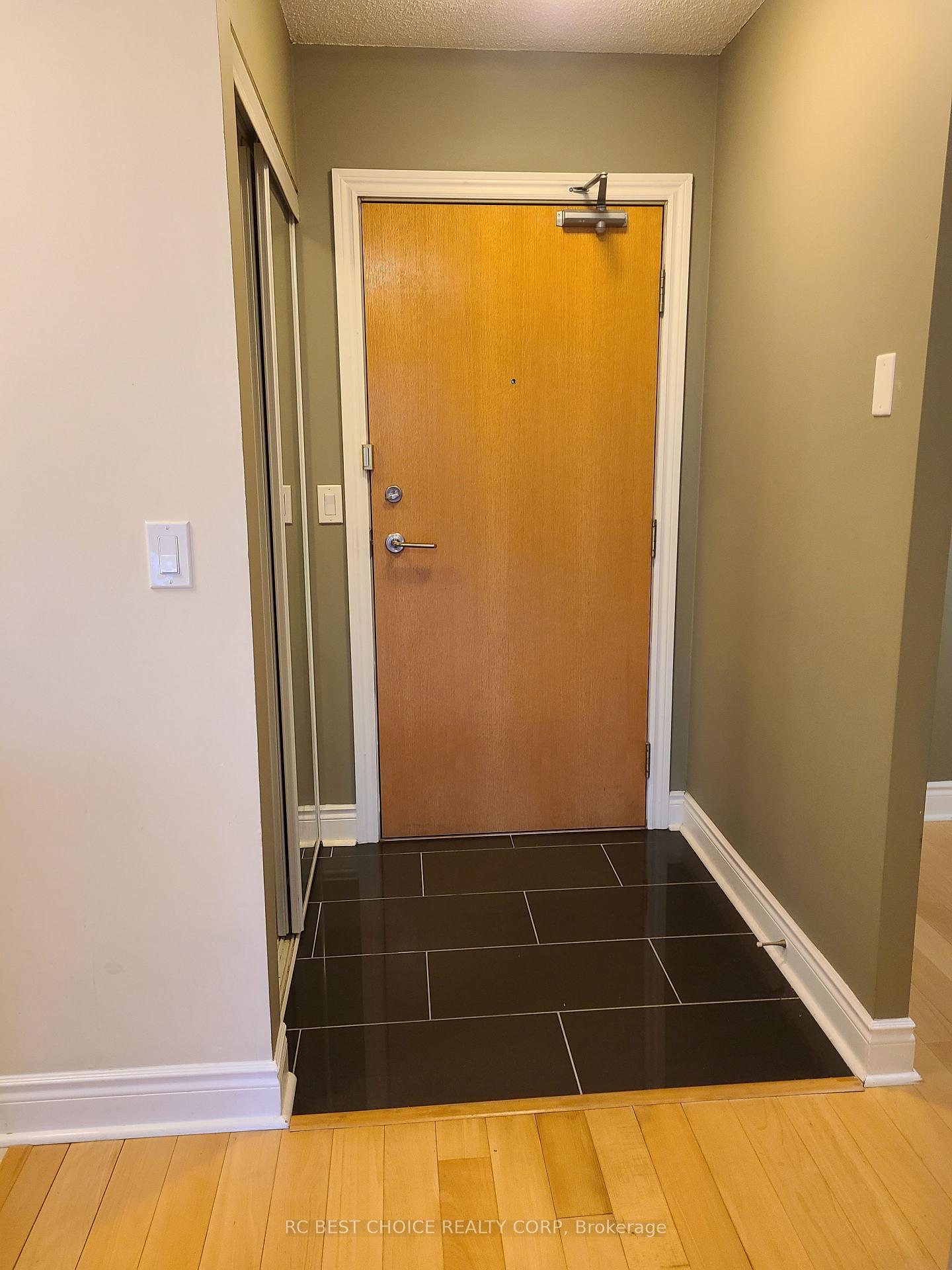 Photo 6 of Unit 810, 32 Clegg Road, Markham, Unionville — HOMEH