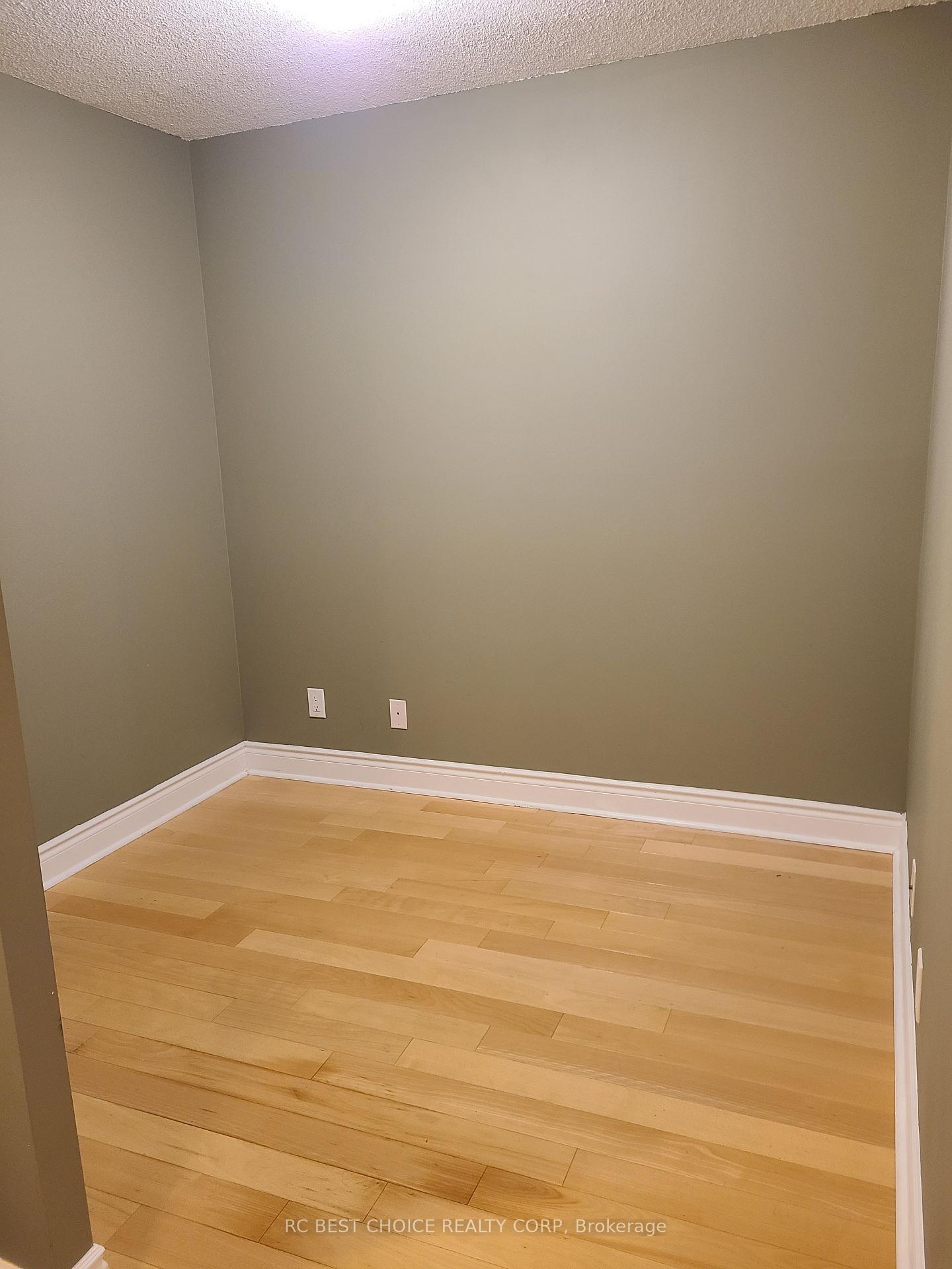 Photo 7 of Unit 810, 32 Clegg Road, Markham, Unionville — HOMEH