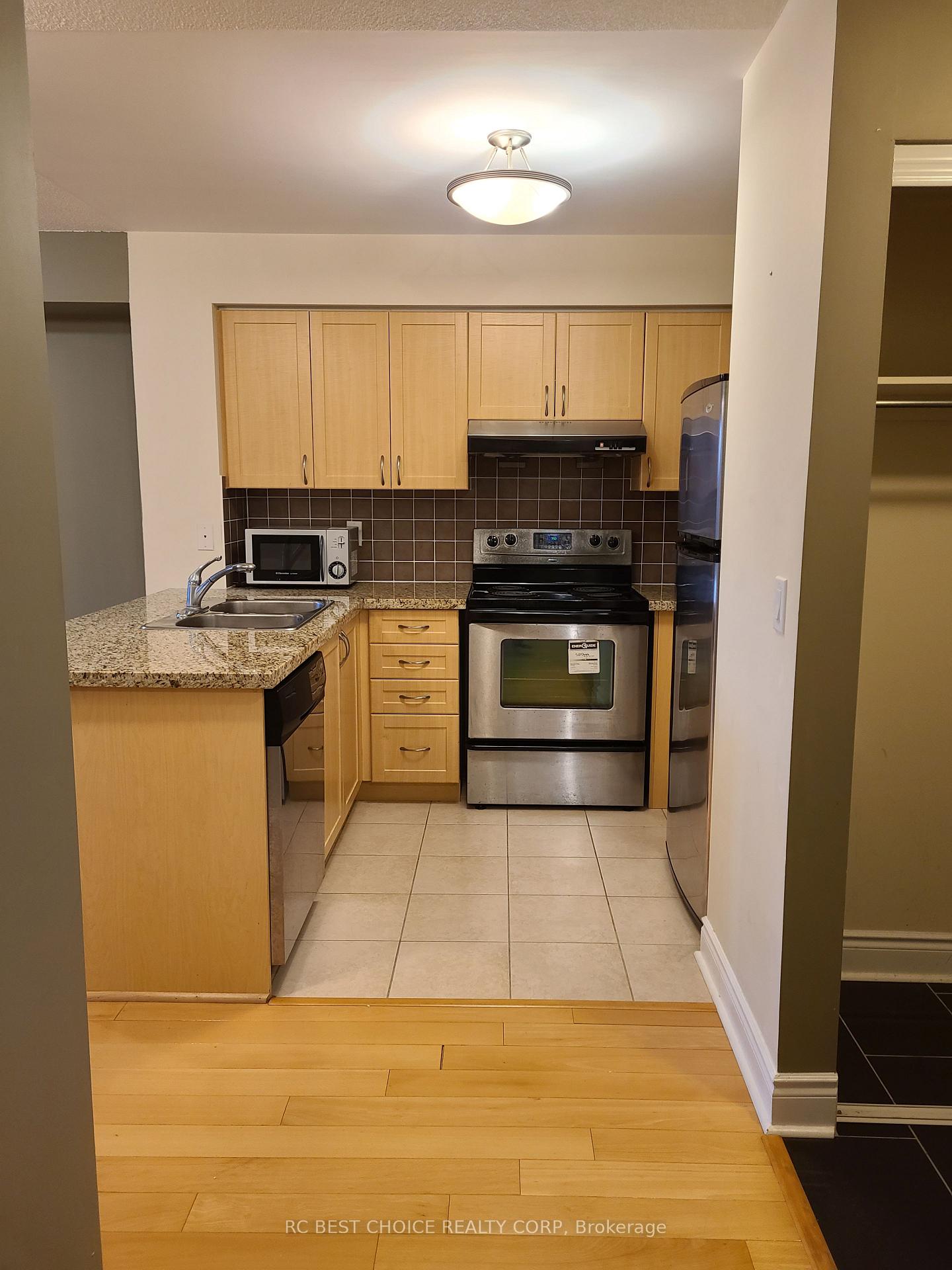 Photo 9 of Unit 810, 32 Clegg Road, Markham, Unionville — HOMEH
