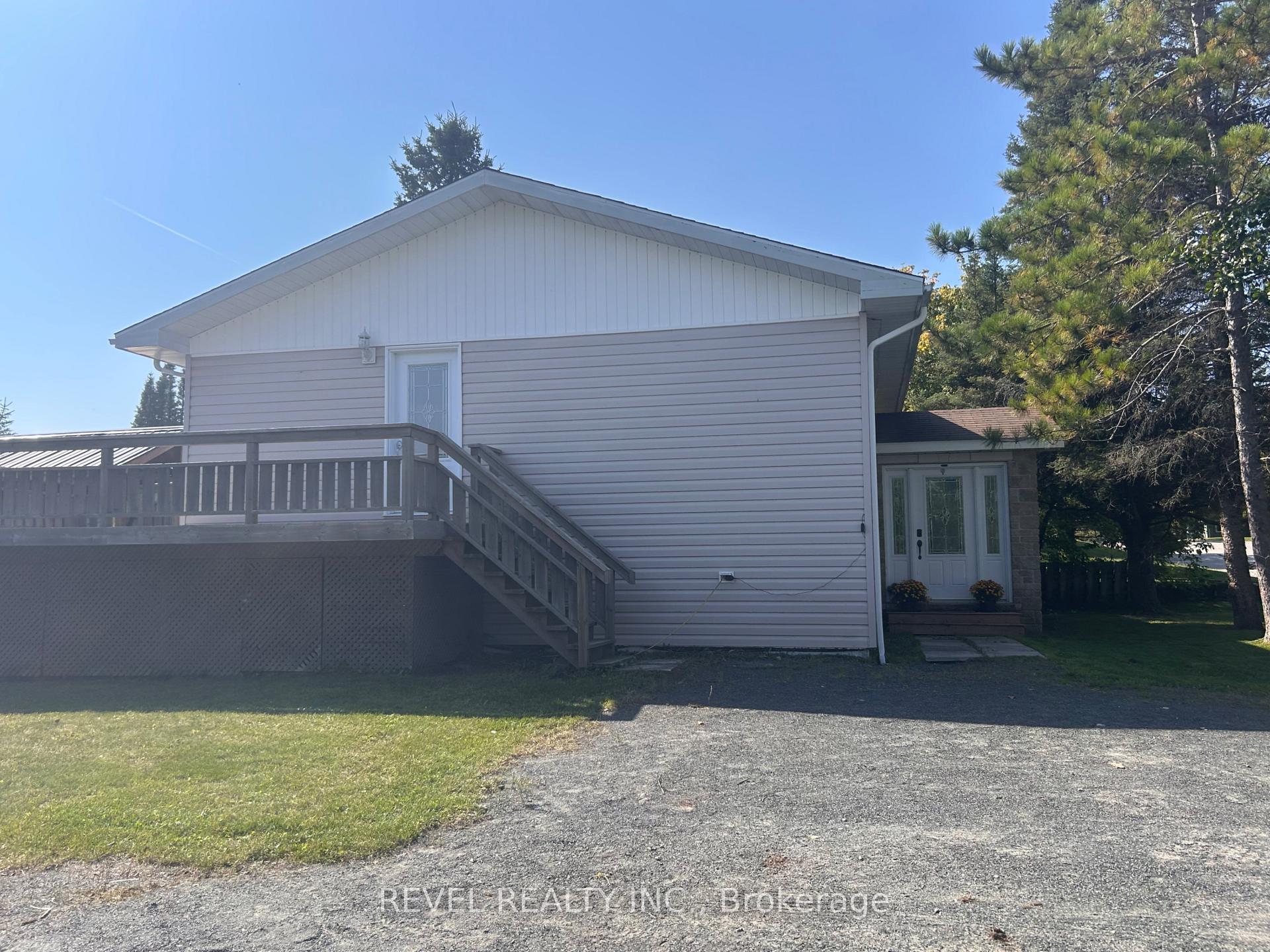 Photo 2 of 24 Cree Road, Cochrane — HOMEH