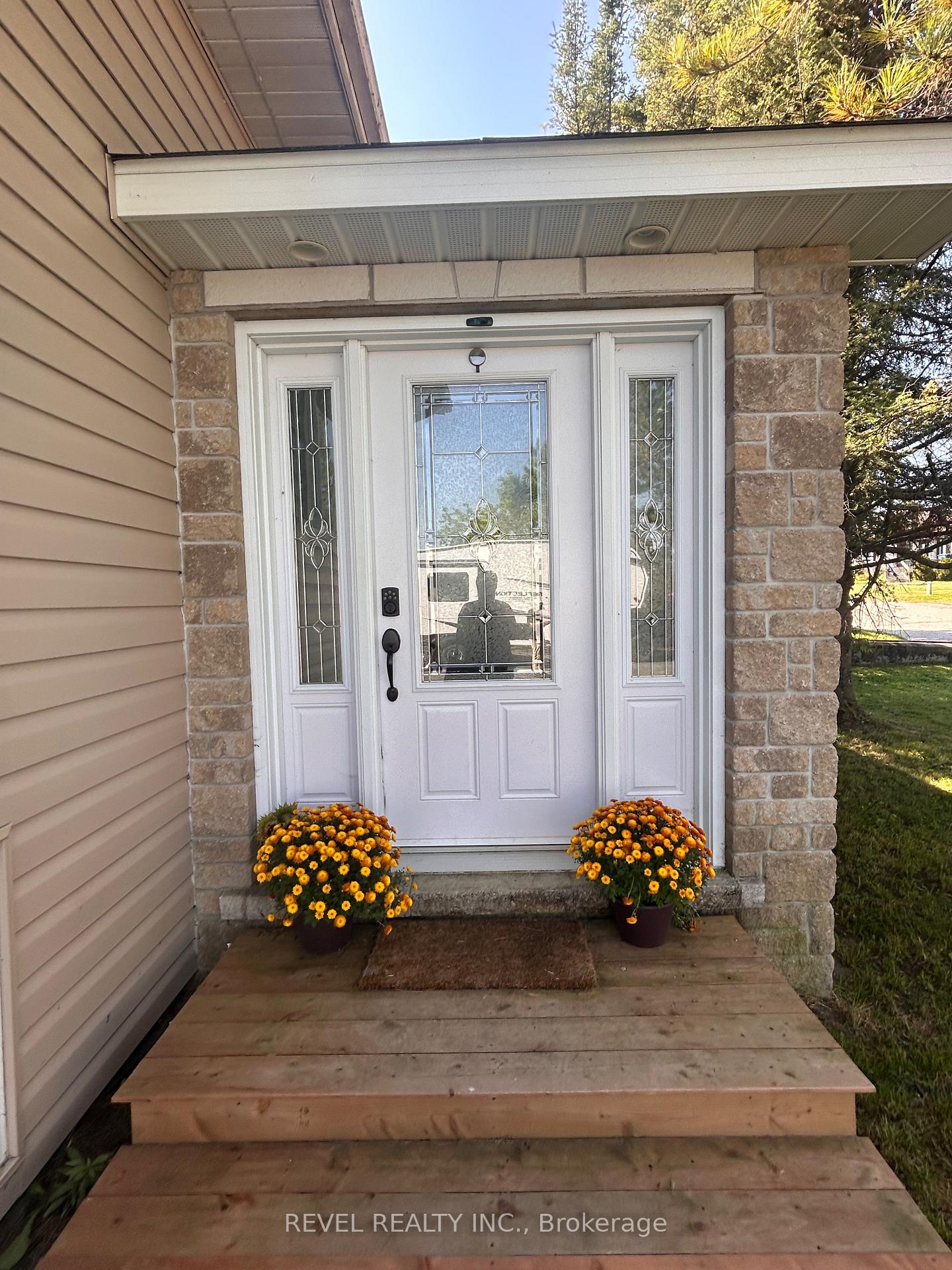 Photo 10 of 24 Cree Road, Cochrane — HOMEH