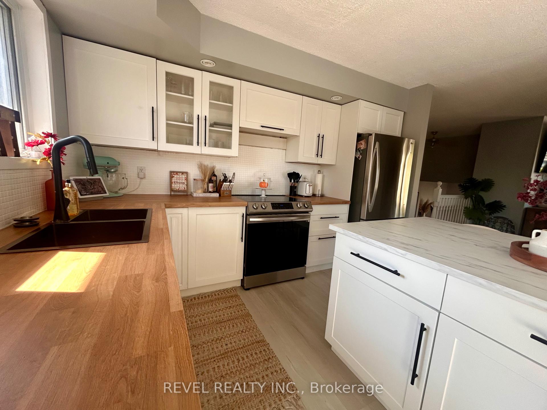 Photo 11 of 24 Cree Road, Cochrane — HOMEH