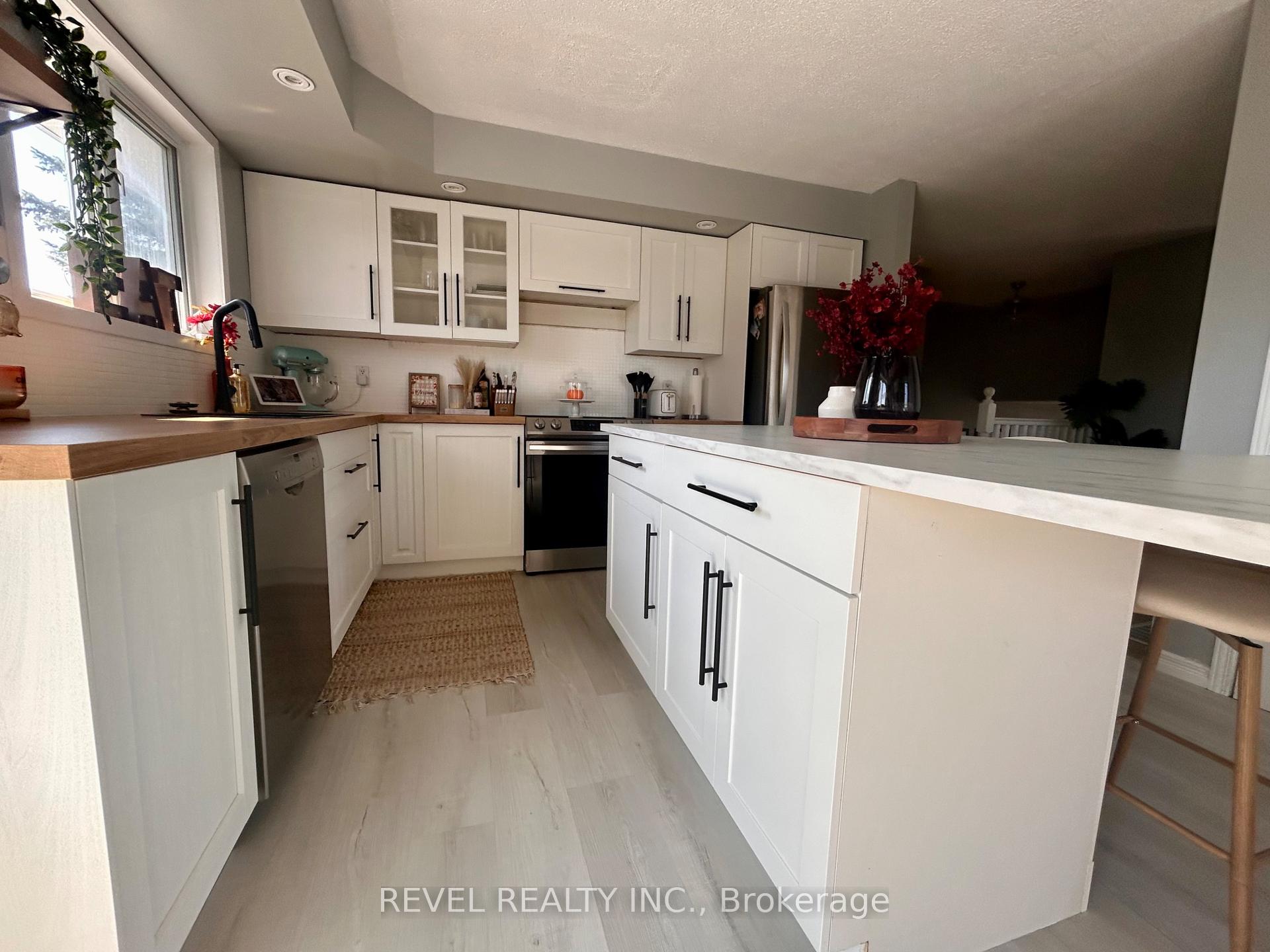 Photo 15 of 24 Cree Road, Cochrane — HOMEH