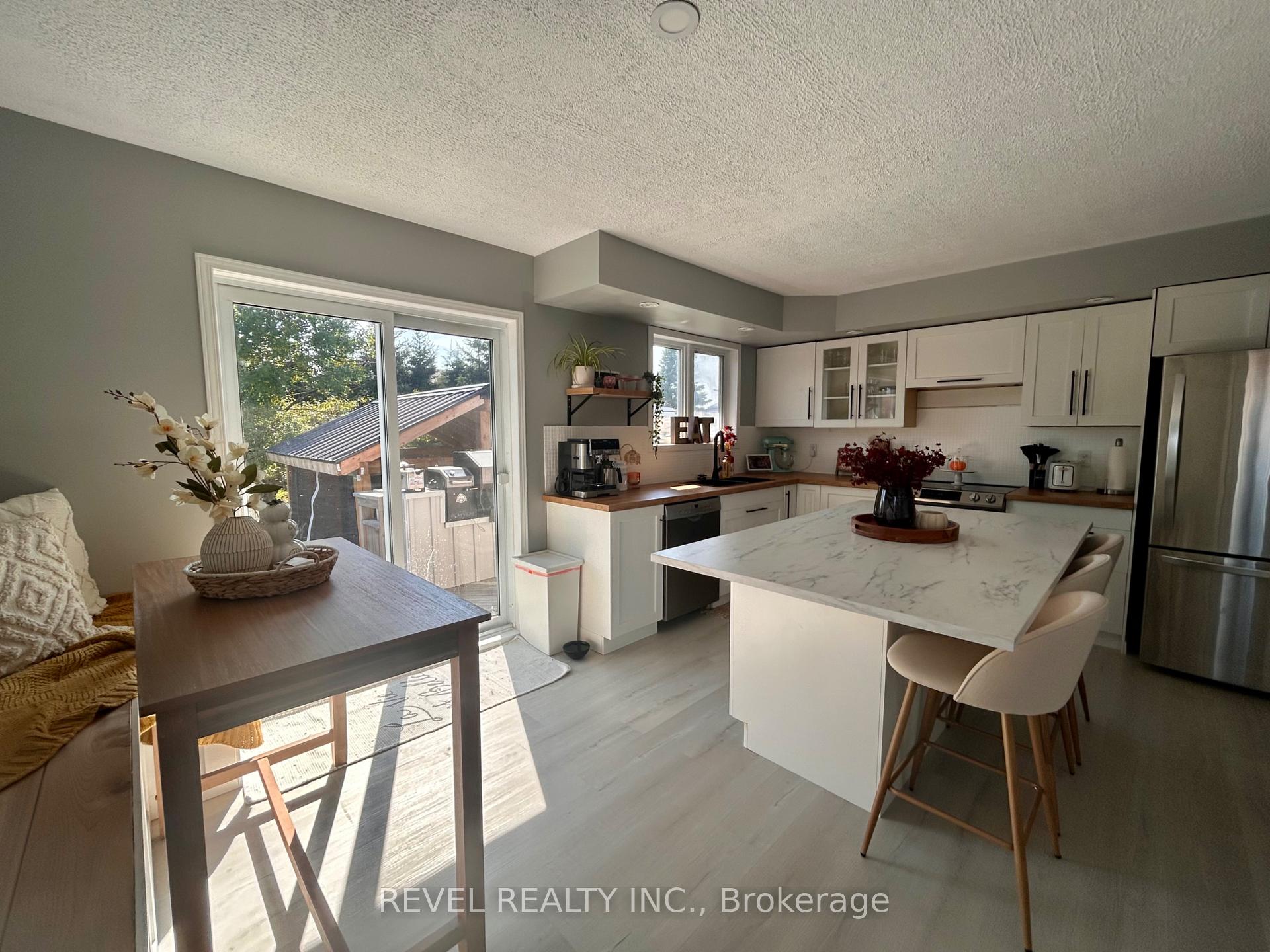 Photo 19 of 24 Cree Road, Cochrane — HOMEH