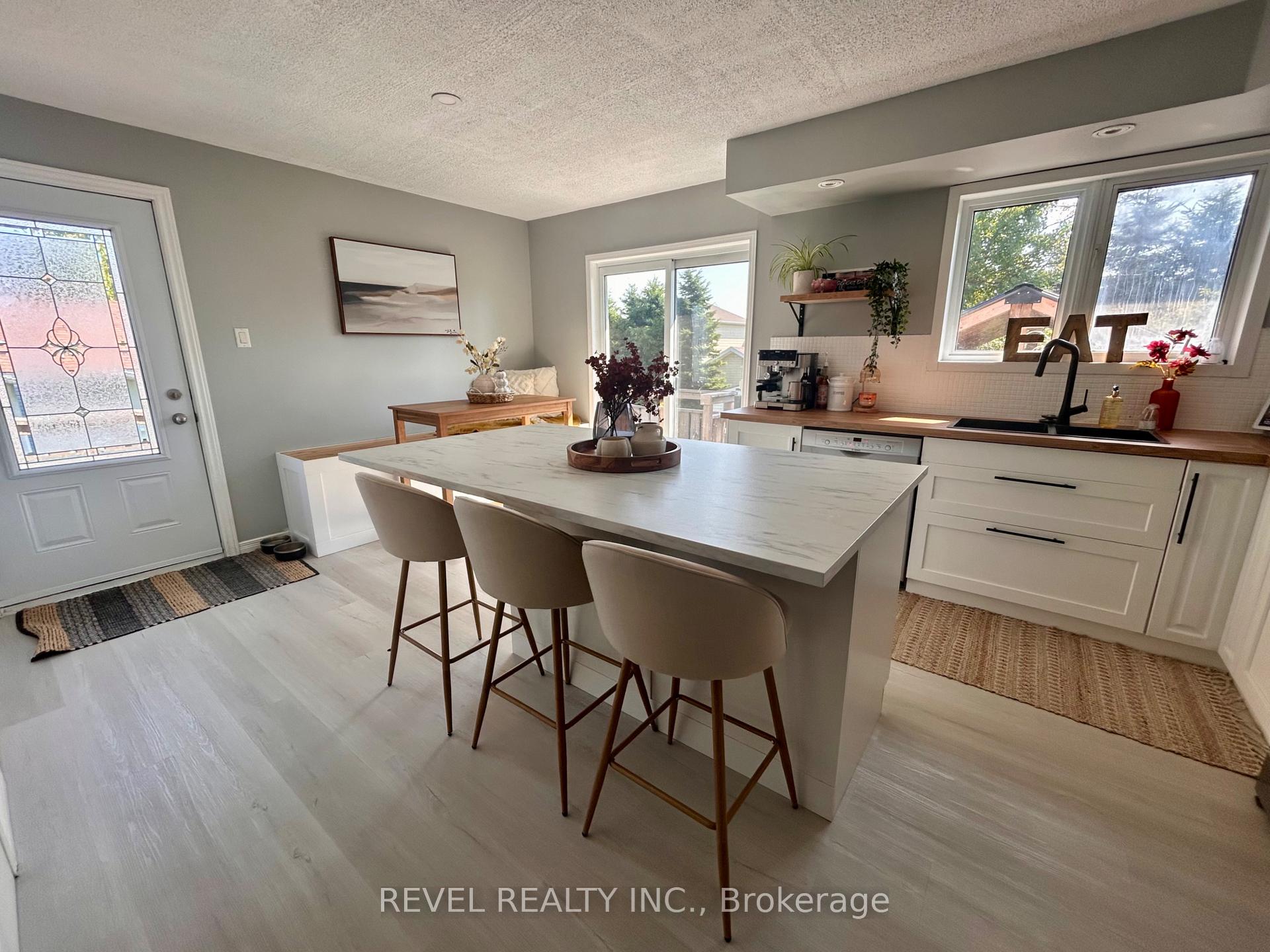 Photo 14 of 24 Cree Road, Cochrane — HOMEH