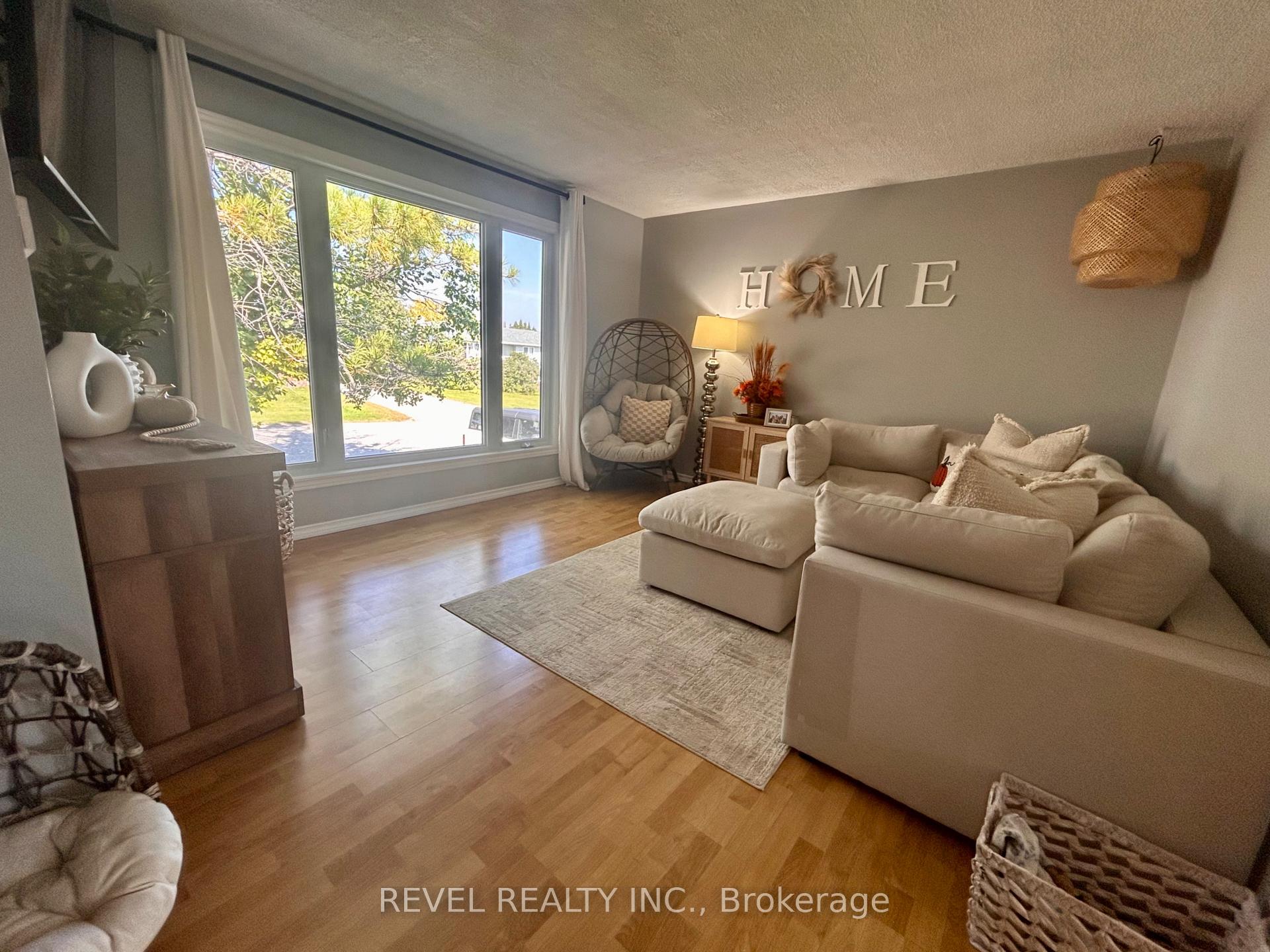Photo 18 of 24 Cree Road, Cochrane — HOMEH