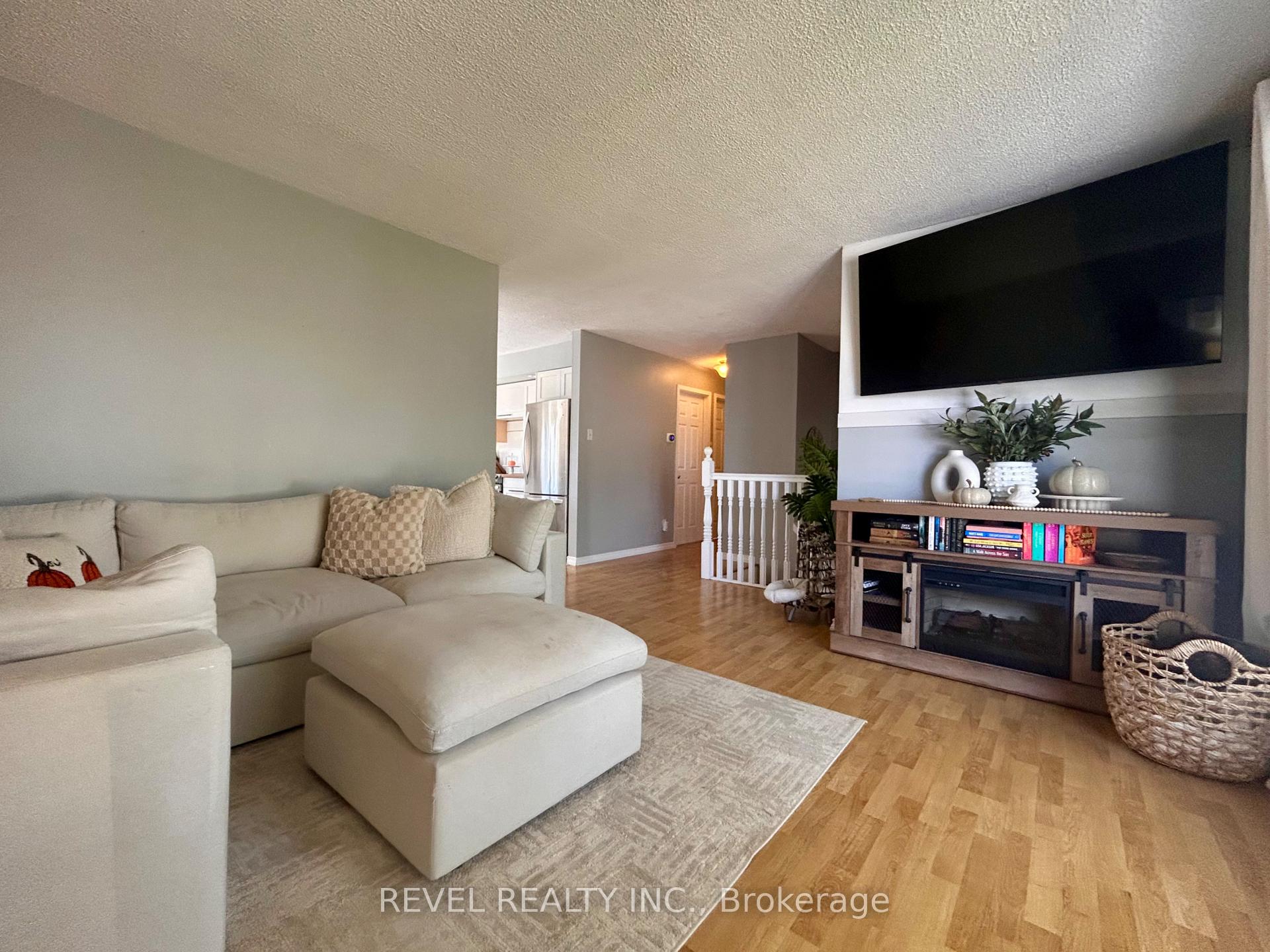 Photo 20 of 24 Cree Road, Cochrane — HOMEH