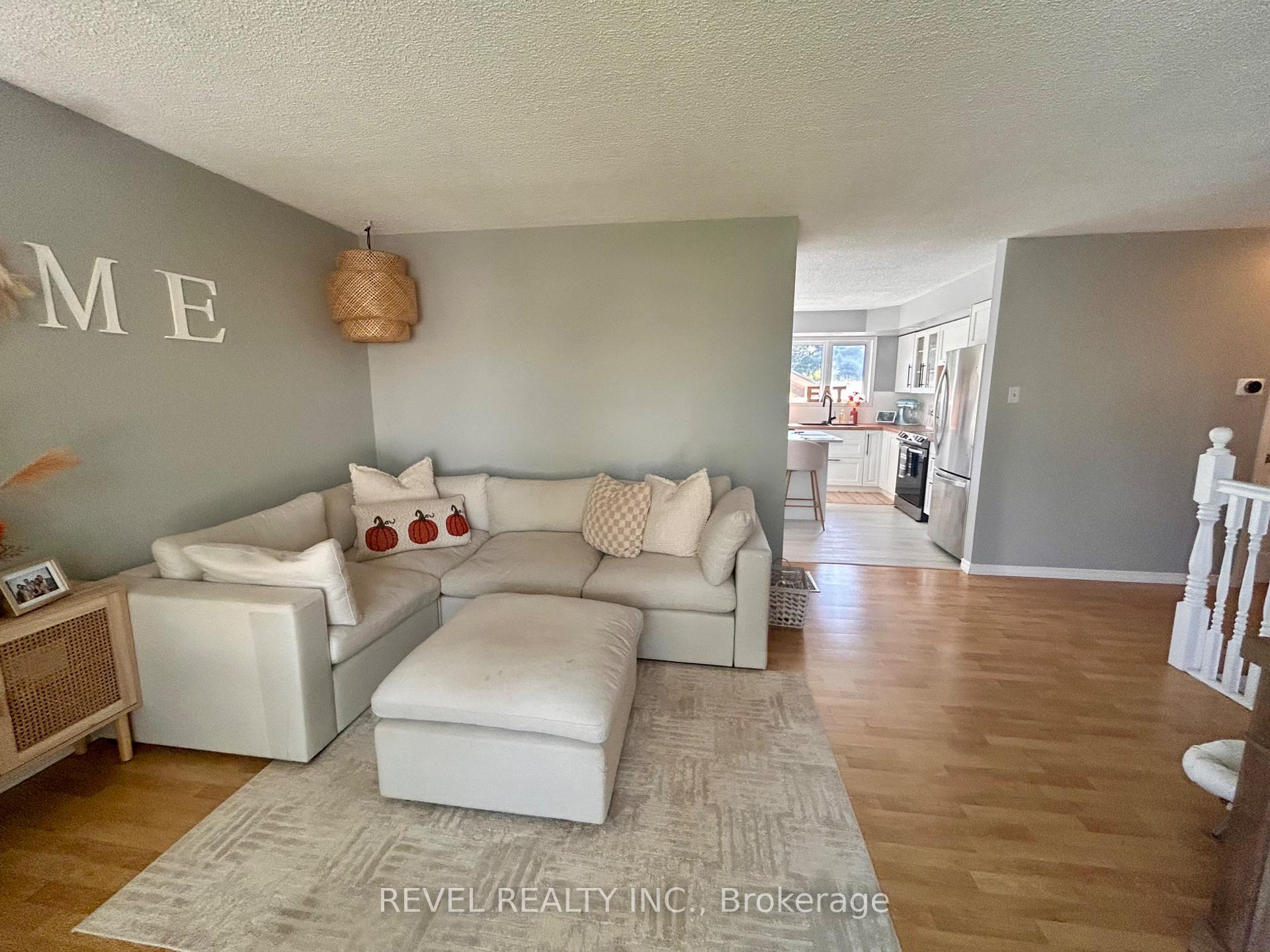 Photo 22 of 24 Cree Road, Cochrane — HOMEH
