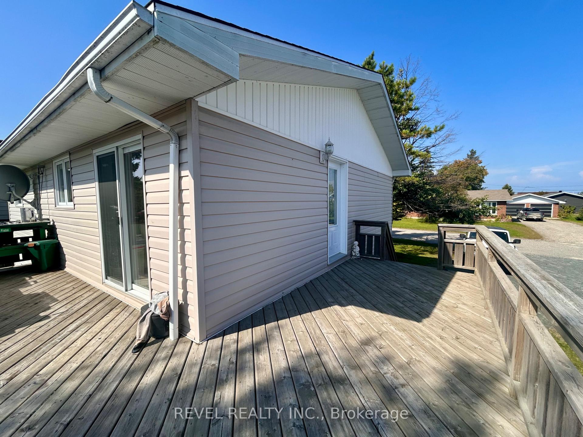 Photo 34 of 24 Cree Road, Cochrane — HOMEH