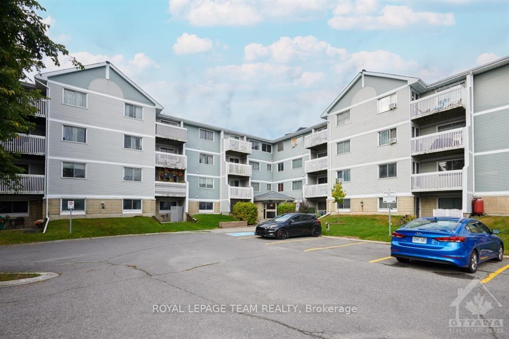 Front of Unit 204, 212 Viewmount Drive