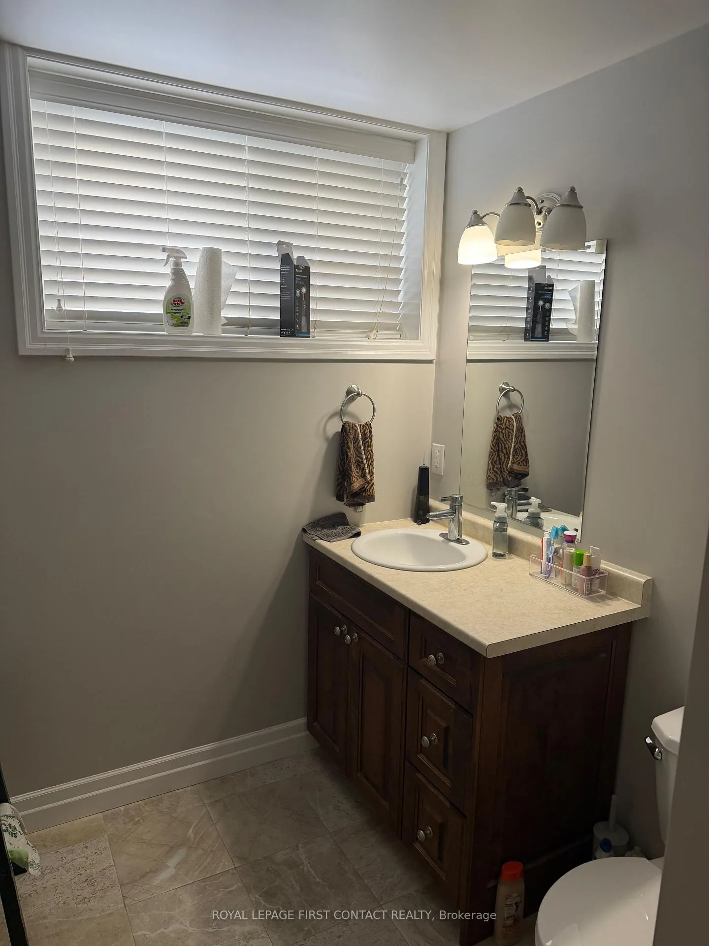 Photo 8 of Unit Lower, 3178 Oak Street, Innisfil, Rural Innisfil — HOMEH