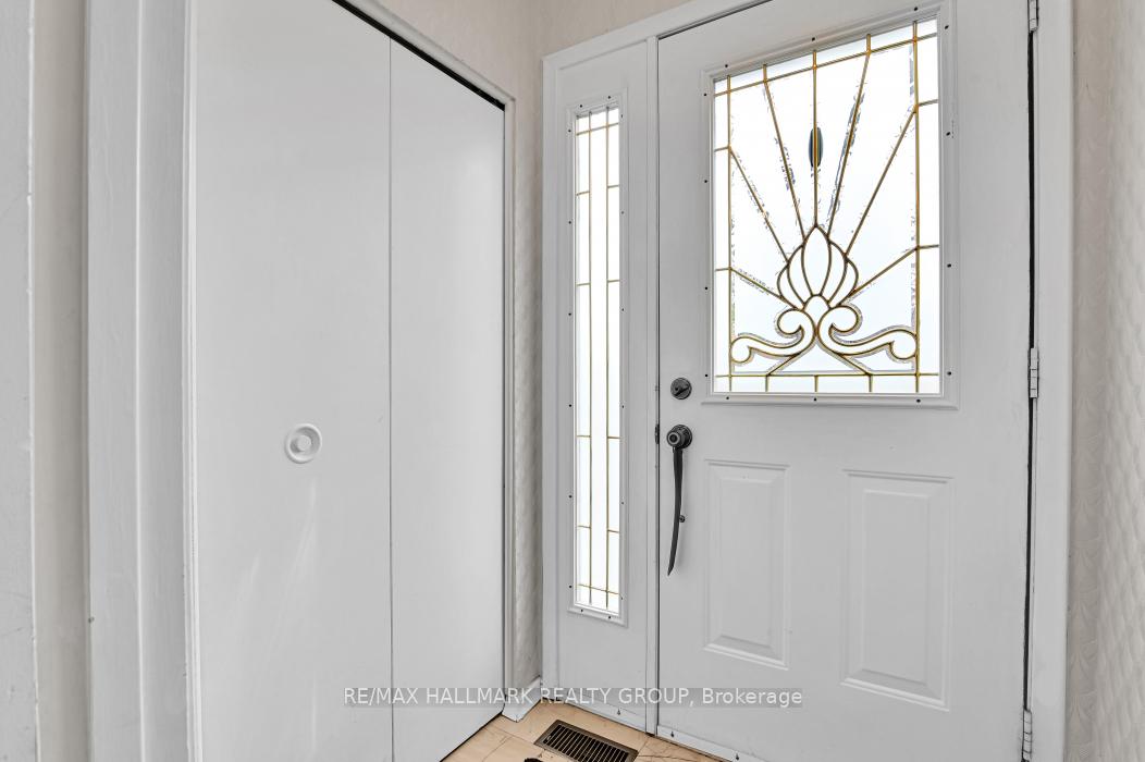 Photo 2 of 2206 Fife Crescent, Ottawa, Elmvale Acres — HOMEH