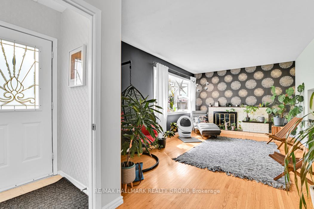 Photo 12 of 2206 Fife Crescent, Ottawa, Elmvale Acres — HOMEH