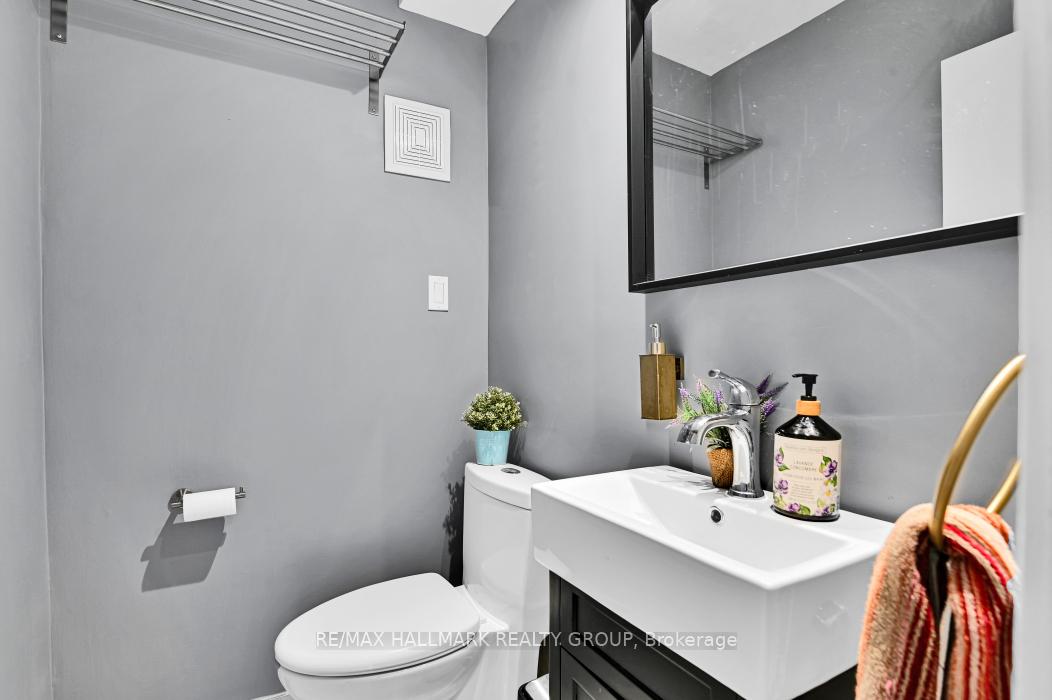 Photo 16 of 2206 Fife Crescent, Ottawa, Elmvale Acres — HOMEH