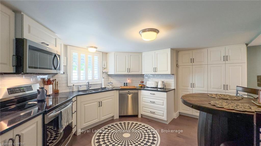 Photo 9 of Unit 100, 5 Cobourg Street, Goderich, Goderich (Town) — HOMEH