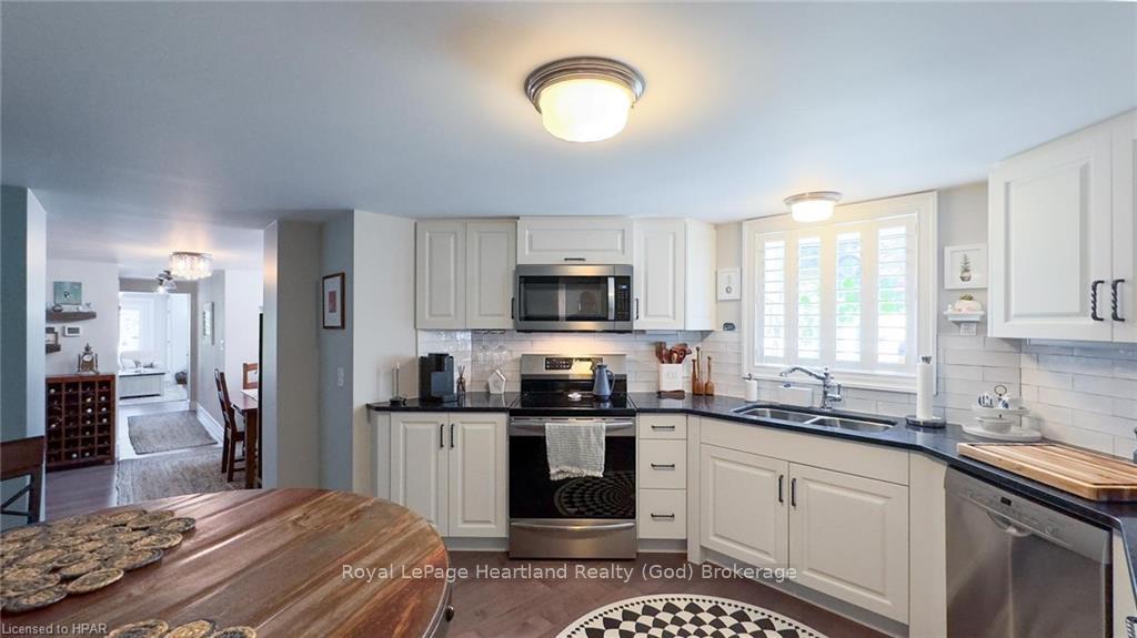 Photo 11 of Unit 100, 5 Cobourg Street, Goderich, Goderich (Town) — HOMEH
